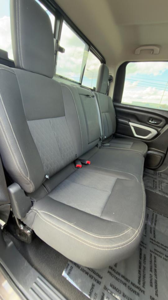 Nissan Titan 4x4 Crew Cab SV 2018