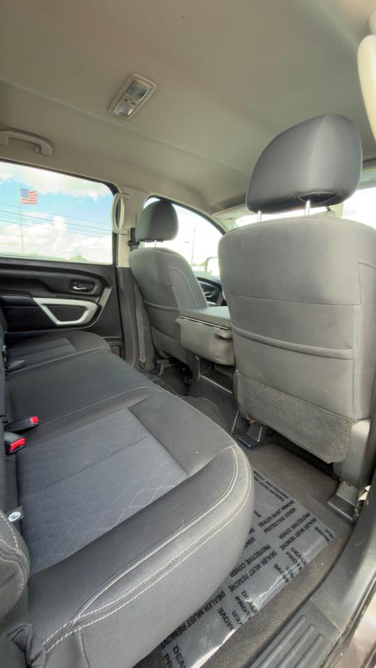 Nissan Titan 4x4 Crew Cab SV 2018
