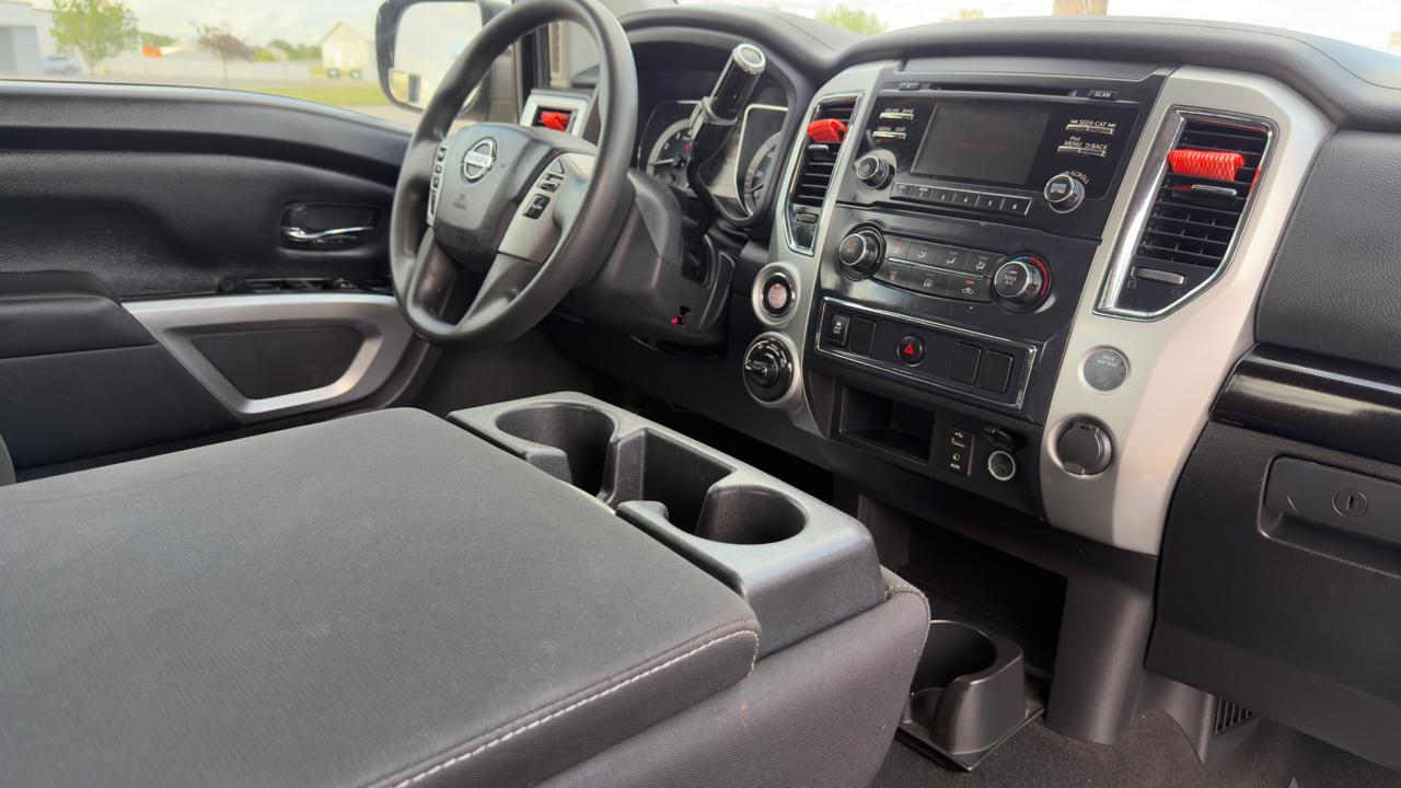 Nissan Titan 4x4 Crew Cab SV 2018