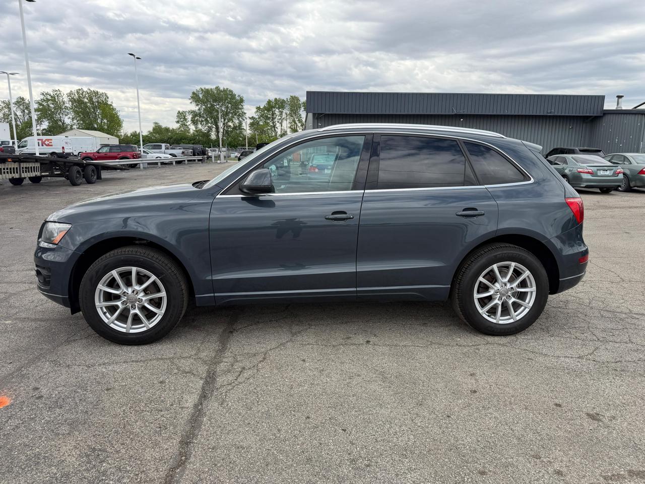 Audi Q5 quattro 4dr 2.0T Premium Plus 2011