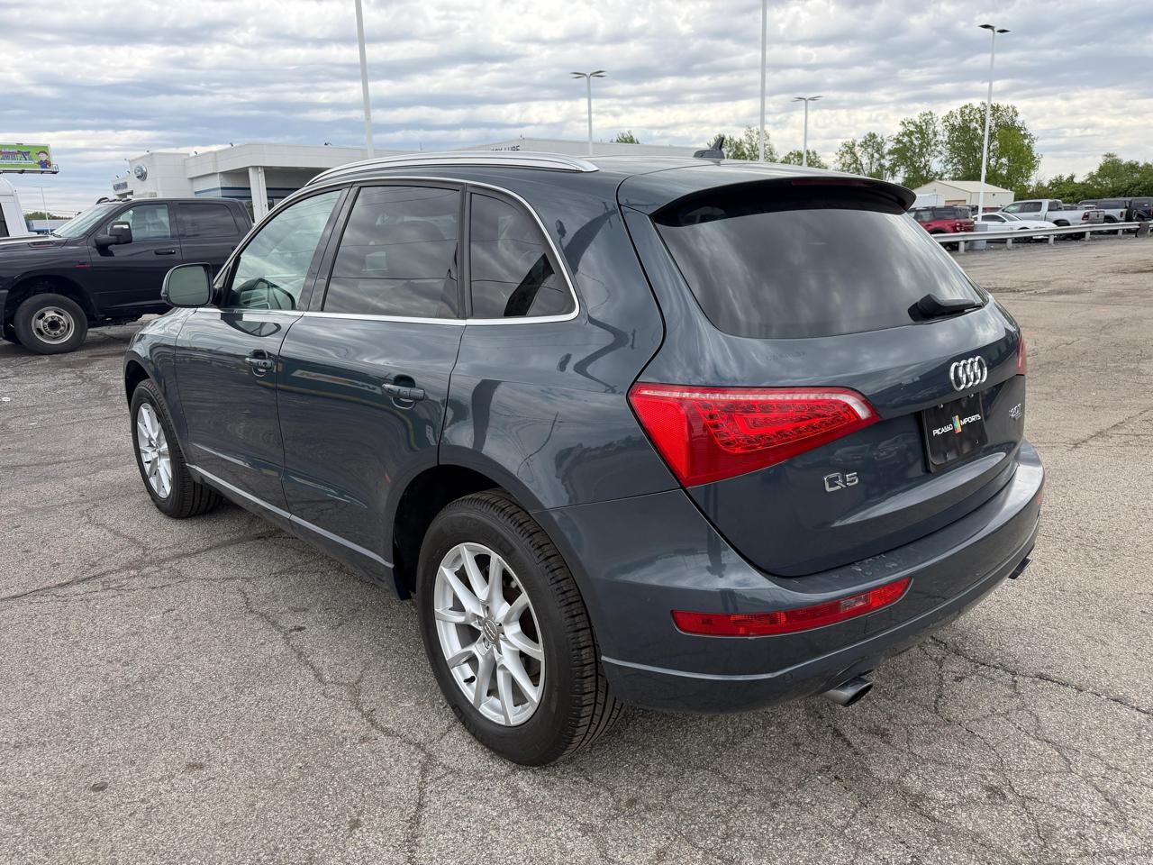 Audi Q5 quattro 4dr 2.0T Premium Plus 2011