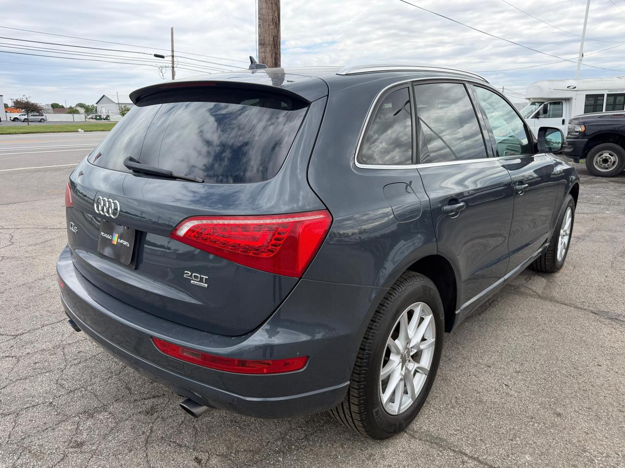 Audi Q5 quattro 4dr 2.0T Premium Plus 2011