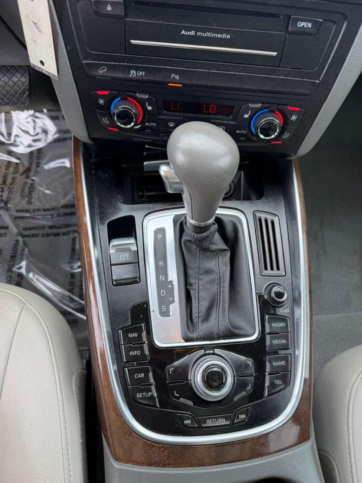 Audi Q5 quattro 4dr 2.0T Premium Plus 2011