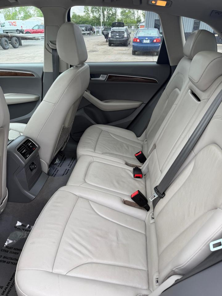 Audi Q5 quattro 4dr 2.0T Premium Plus 2011