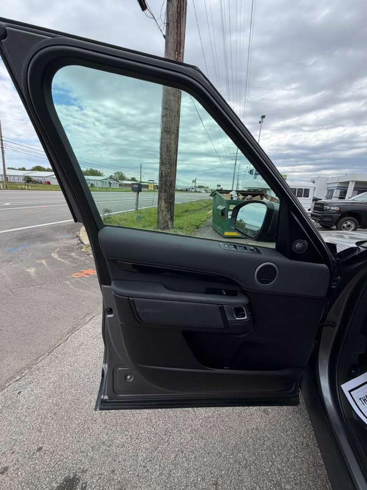 Land Rover Discovery SE V6 Supercharged 2018