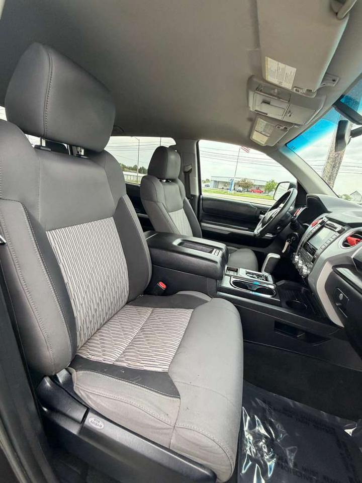 Toyota Tundra 4WD SR5 CrewMax 5.5' Bed 5.7L FFV (Natl) 2017