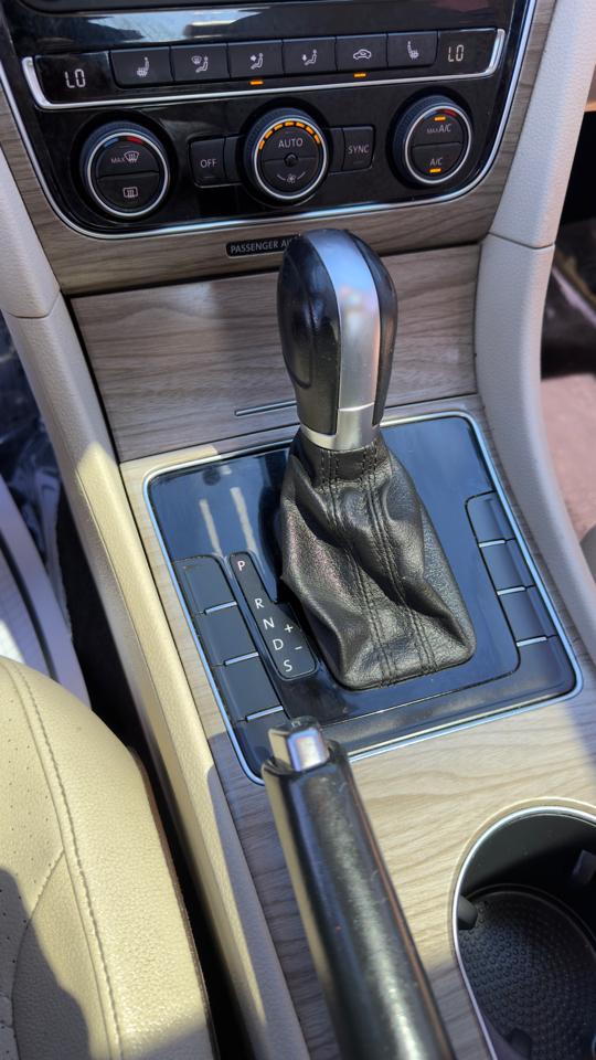 Volkswagen Passat 4dr Sdn 1.8T Auto SE PZEV 2016