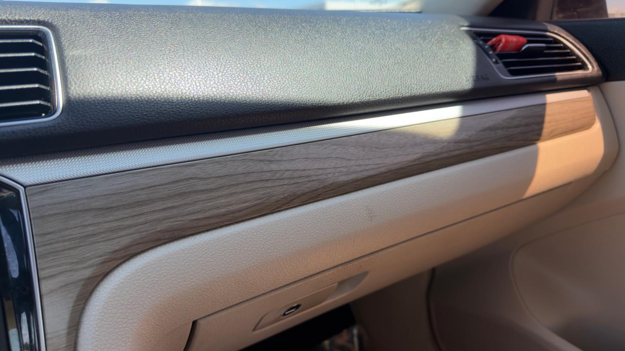 Volkswagen Passat 4dr Sdn 1.8T Auto SE PZEV 2016