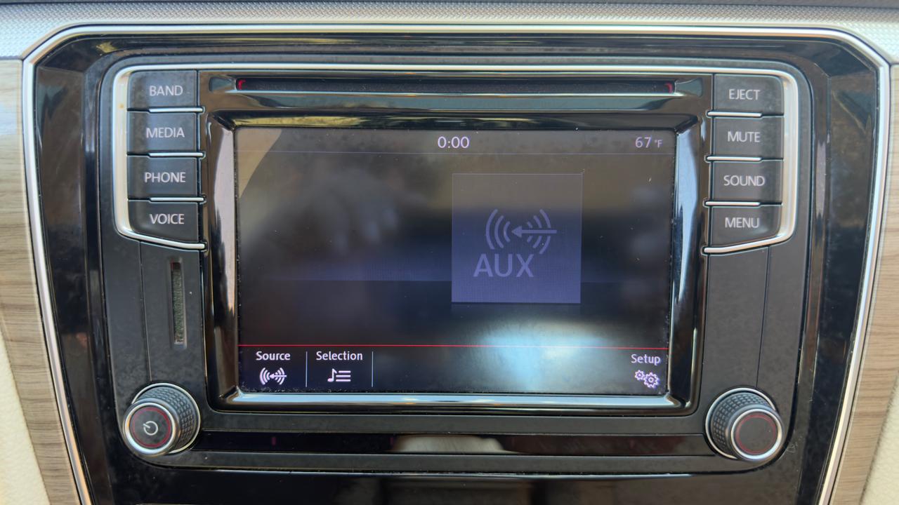 Volkswagen Passat 4dr Sdn 1.8T Auto SE PZEV 2016