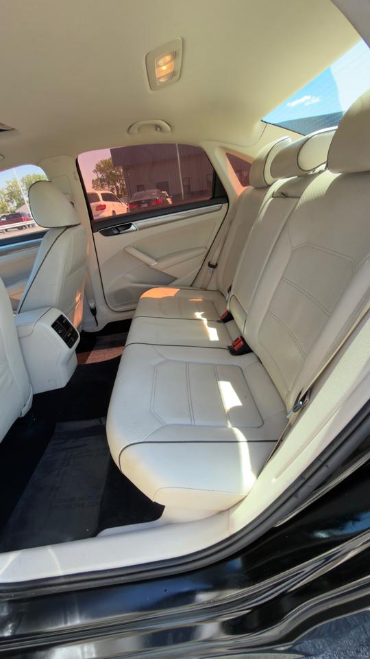 Volkswagen Passat 4dr Sdn 1.8T Auto SE PZEV 2016