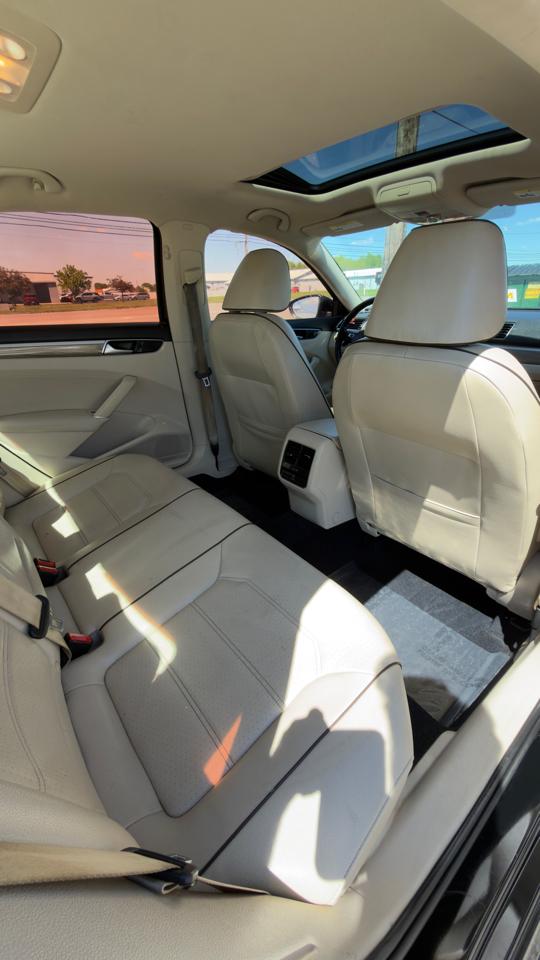 Volkswagen Passat 4dr Sdn 1.8T Auto SE PZEV 2016