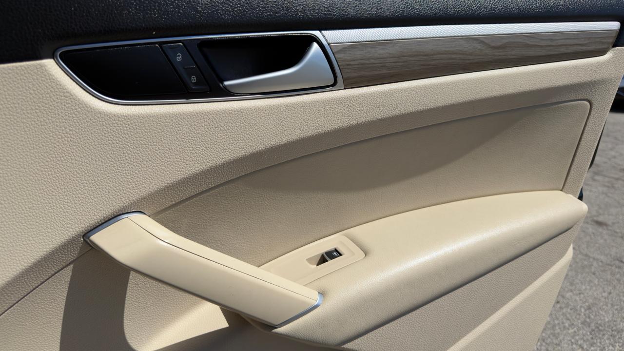 Volkswagen Passat 4dr Sdn 1.8T Auto SE PZEV 2016