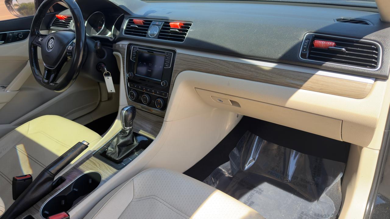 Volkswagen Passat 4dr Sdn 1.8T Auto SE PZEV 2016