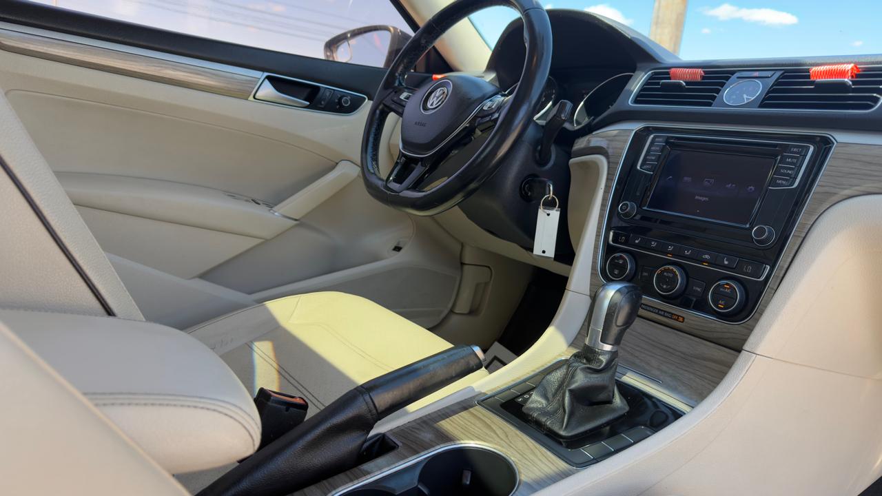 Volkswagen Passat 4dr Sdn 1.8T Auto SE PZEV 2016