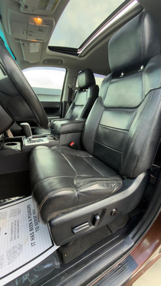 Toyota Tundra 4WD Truck CrewMax 5.7L V8 6-Spd AT LTD (Natl) 2016