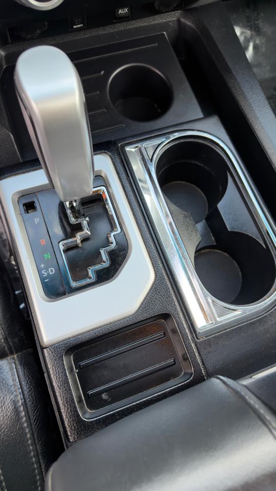 Toyota Tundra 4WD Truck CrewMax 5.7L V8 6-Spd AT LTD (Natl) 2016