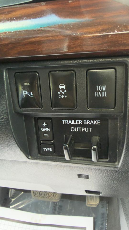 Toyota Tundra 4WD Truck CrewMax 5.7L V8 6-Spd AT LTD (Natl) 2016