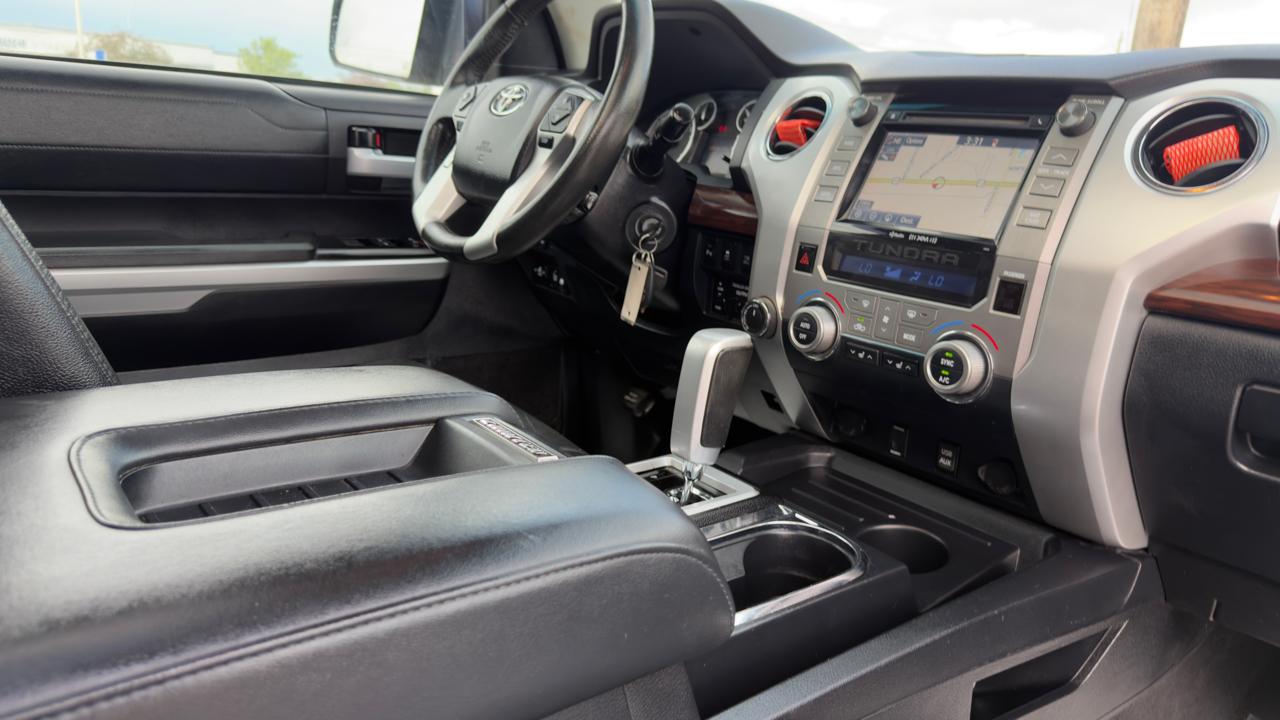 Toyota Tundra 4WD Truck CrewMax 5.7L V8 6-Spd AT LTD (Natl) 2016
