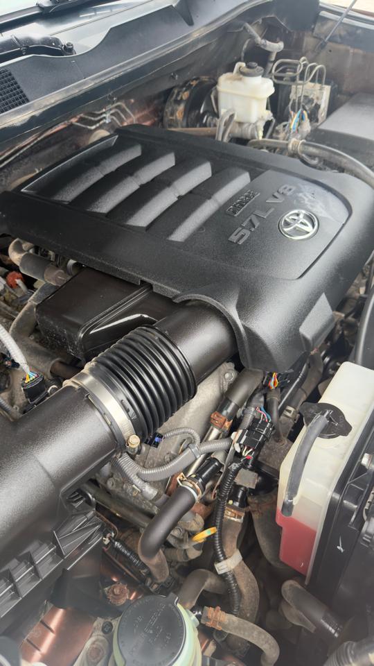 Toyota Tundra 4WD Truck CrewMax 5.7L V8 6-Spd AT LTD (Natl) 2016