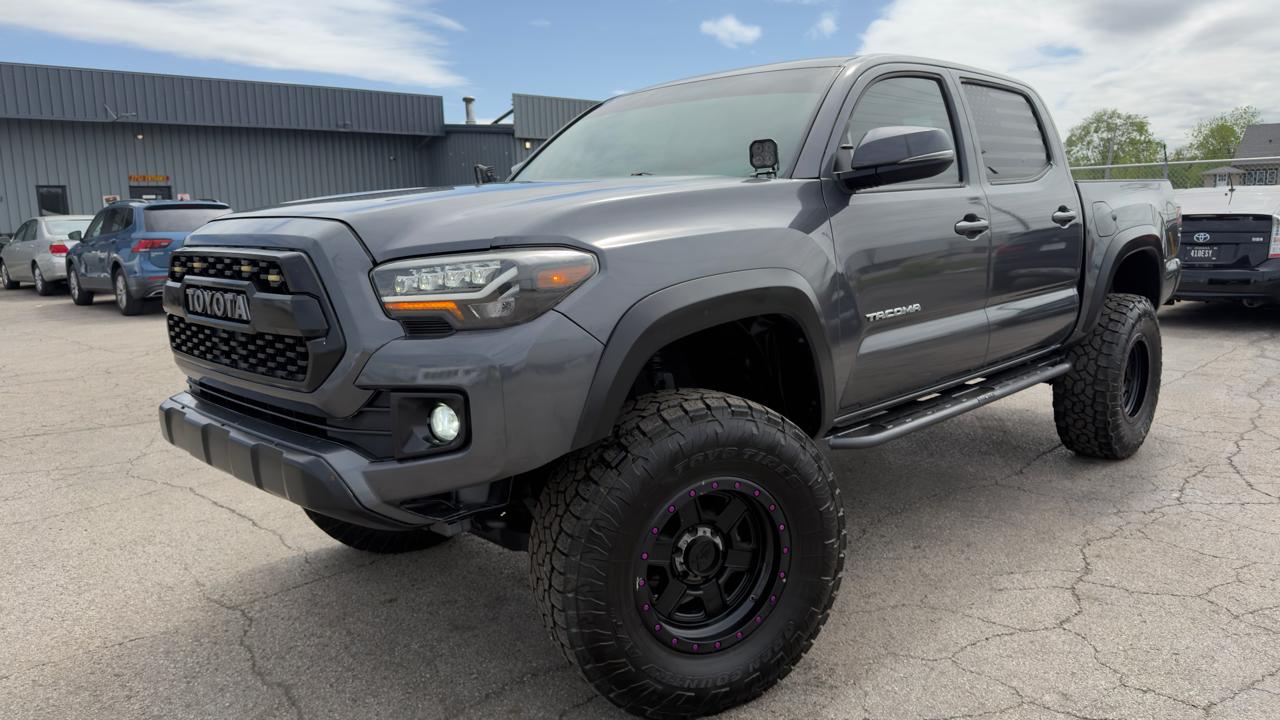 Toyota Tacoma TRD Off Road Double Cab 5' Bed V6 4x4 MT (Natl) 2017