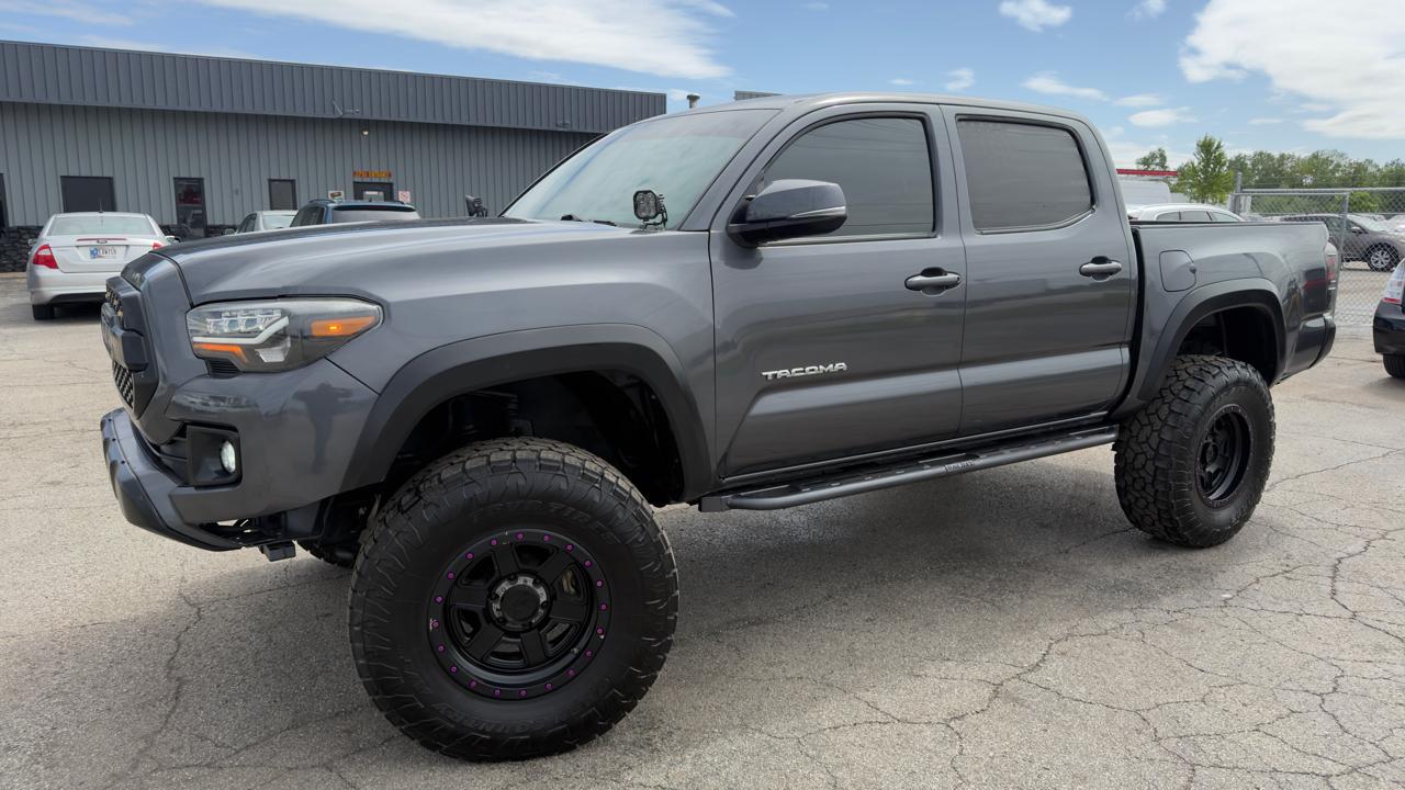 Toyota Tacoma TRD Off Road Double Cab 5' Bed V6 4x4 MT (Natl) 2017