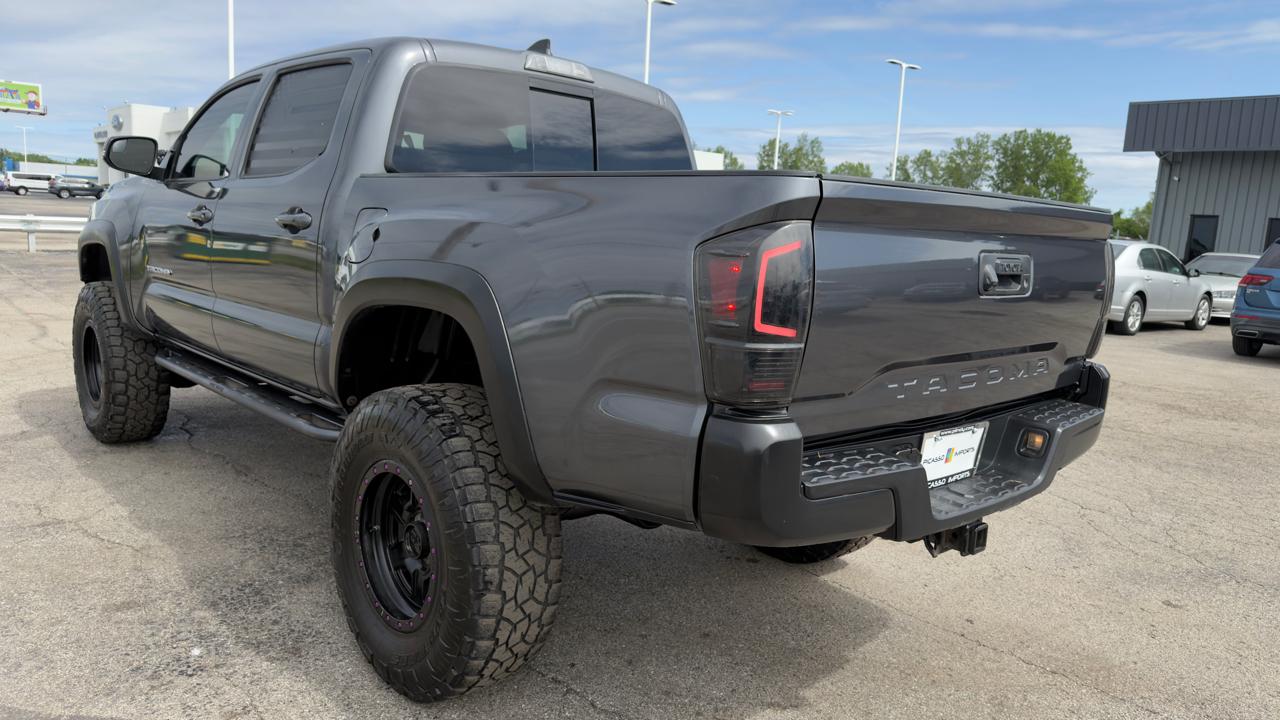 Toyota Tacoma TRD Off Road Double Cab 5' Bed V6 4x4 MT (Natl) 2017