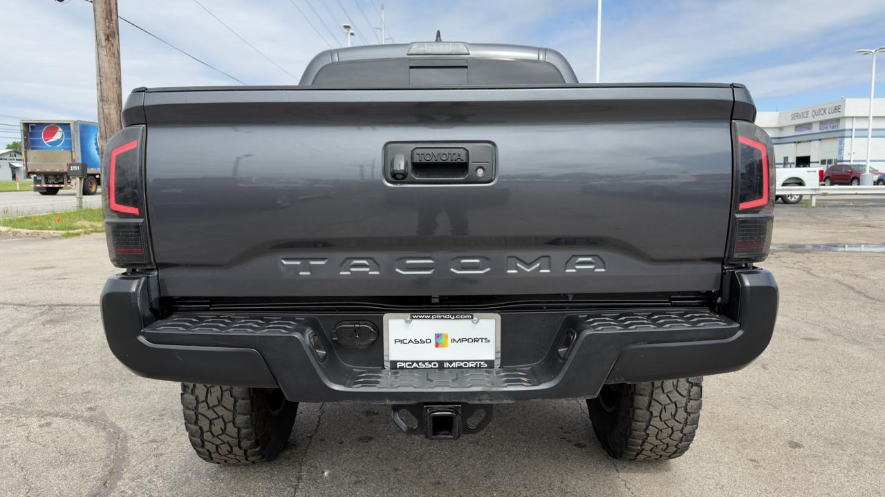 Toyota Tacoma TRD Off Road Double Cab 5' Bed V6 4x4 MT (Natl) 2017