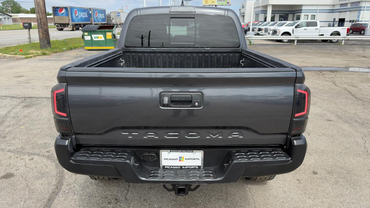 Toyota Tacoma TRD Off Road Double Cab 5' Bed V6 4x4 MT (Natl) 2017