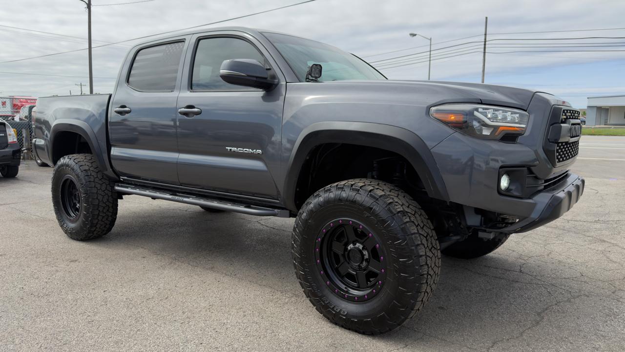Toyota Tacoma TRD Off Road Double Cab 5' Bed V6 4x4 MT (Natl) 2017