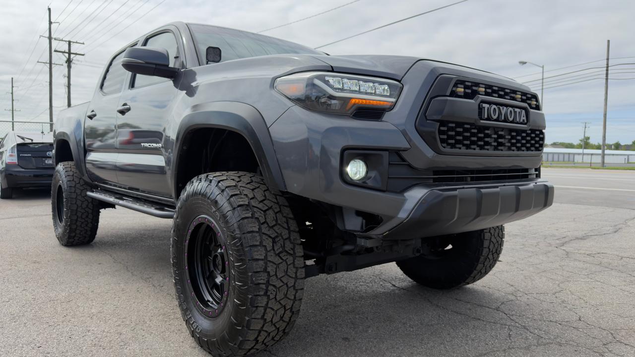 Toyota Tacoma TRD Off Road Double Cab 5' Bed V6 4x4 MT (Natl) 2017