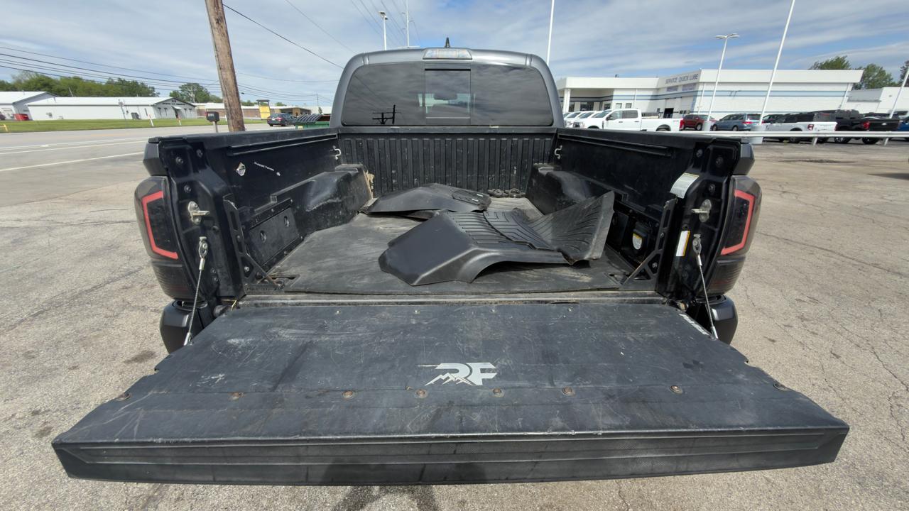 Toyota Tacoma TRD Off Road Double Cab 5' Bed V6 4x4 MT (Natl) 2017