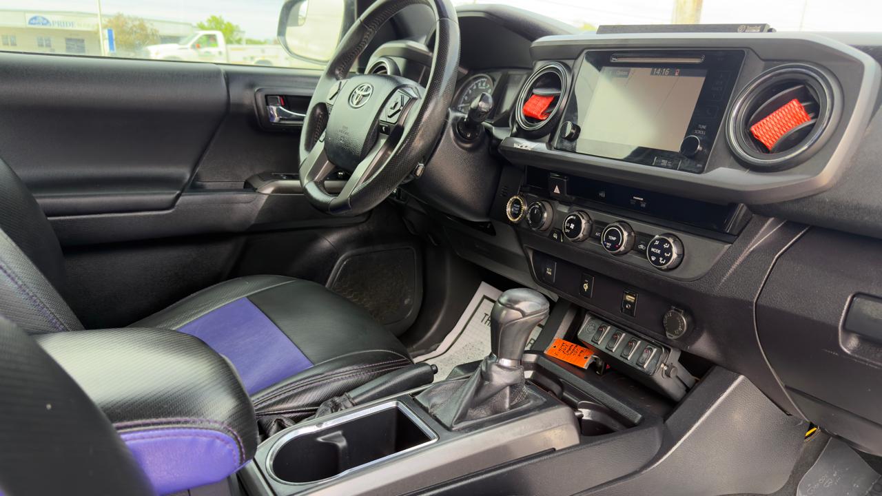 Toyota Tacoma TRD Off Road Double Cab 5' Bed V6 4x4 MT (Natl) 2017
