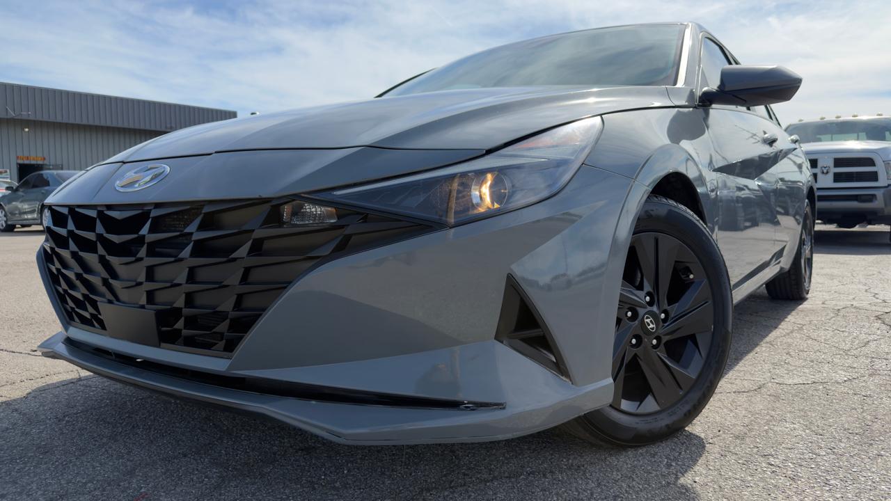 Hyundai Elantra SEL IVT *Ltd Avail* 2021
