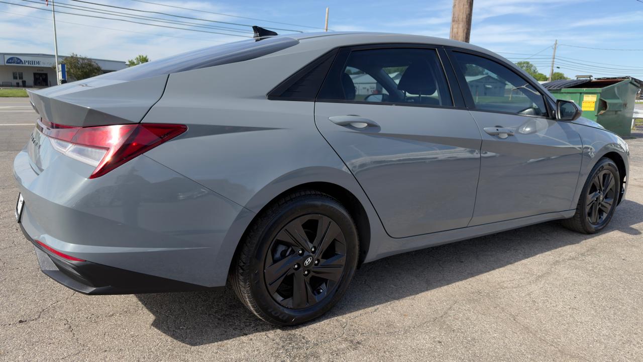 Hyundai Elantra SEL IVT *Ltd Avail* 2021