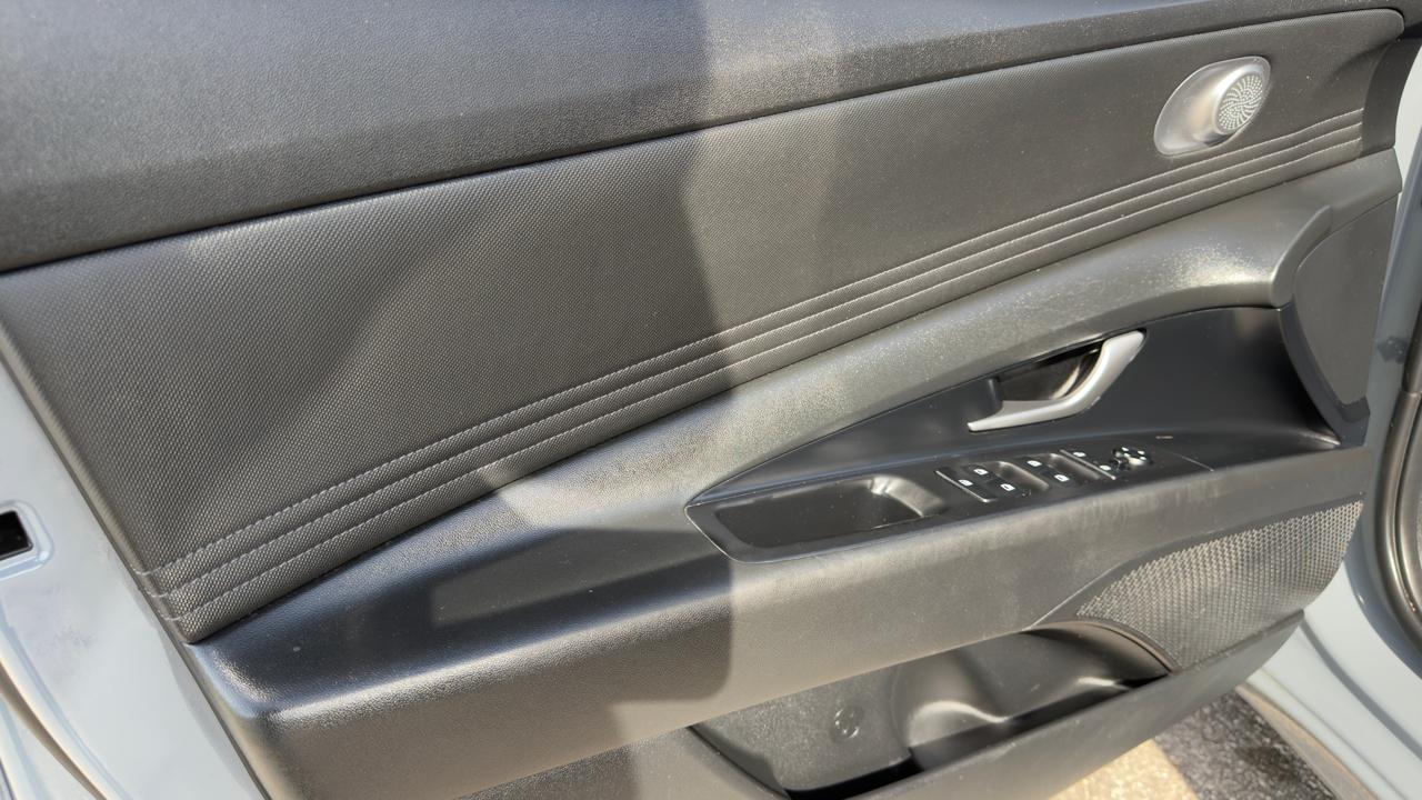 Hyundai Elantra SEL IVT *Ltd Avail* 2021