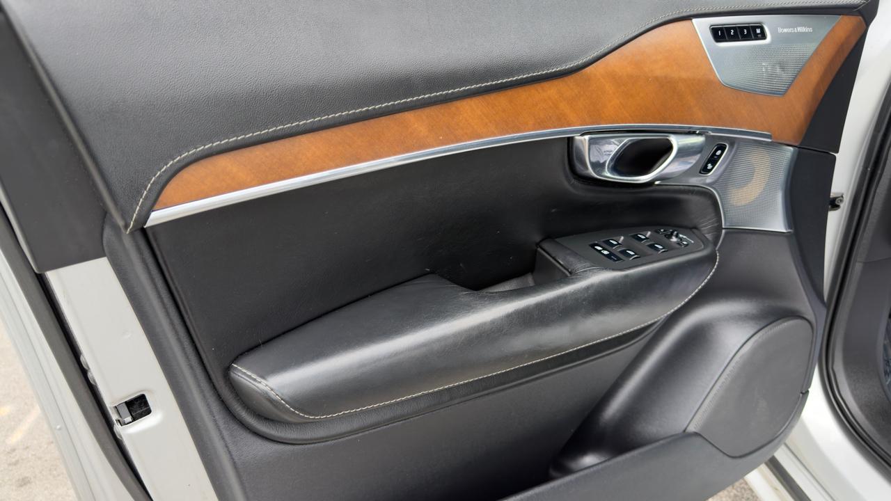 Volvo XC90 T8 eAWD Plug-In Hybrid 7-Passenger Inscription 2017