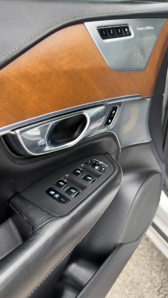 Volvo XC90 T8 eAWD Plug-In Hybrid 7-Passenger Inscription 2017
