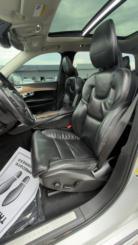 Volvo XC90 T8 eAWD Plug-In Hybrid 7-Passenger Inscription 2017