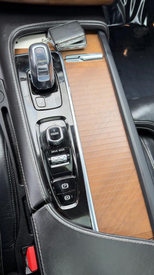 Volvo XC90 T8 eAWD Plug-In Hybrid 7-Passenger Inscription 2017