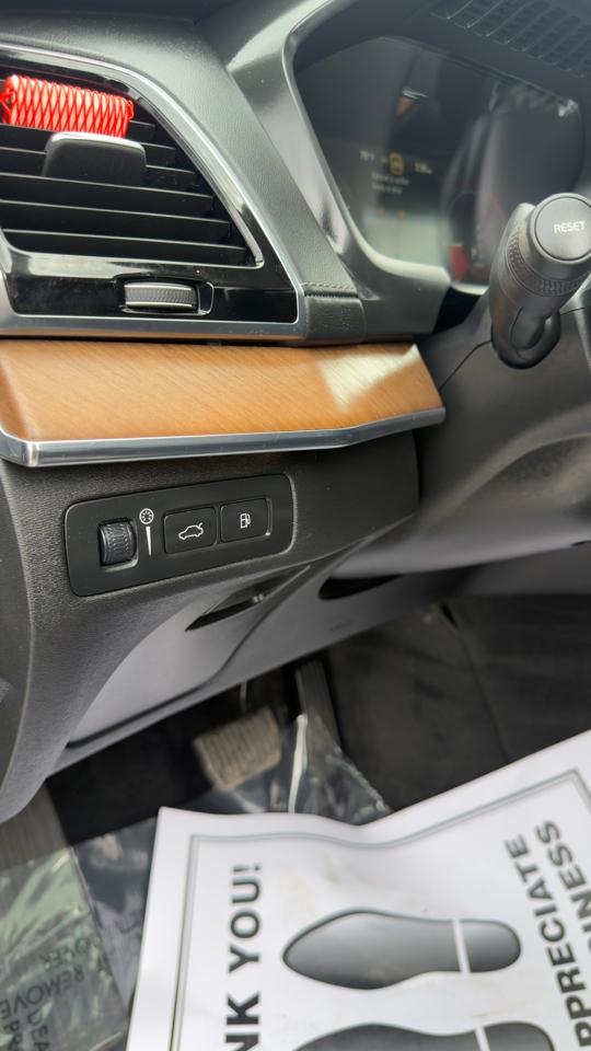 Volvo XC90 T8 eAWD Plug-In Hybrid 7-Passenger Inscription 2017