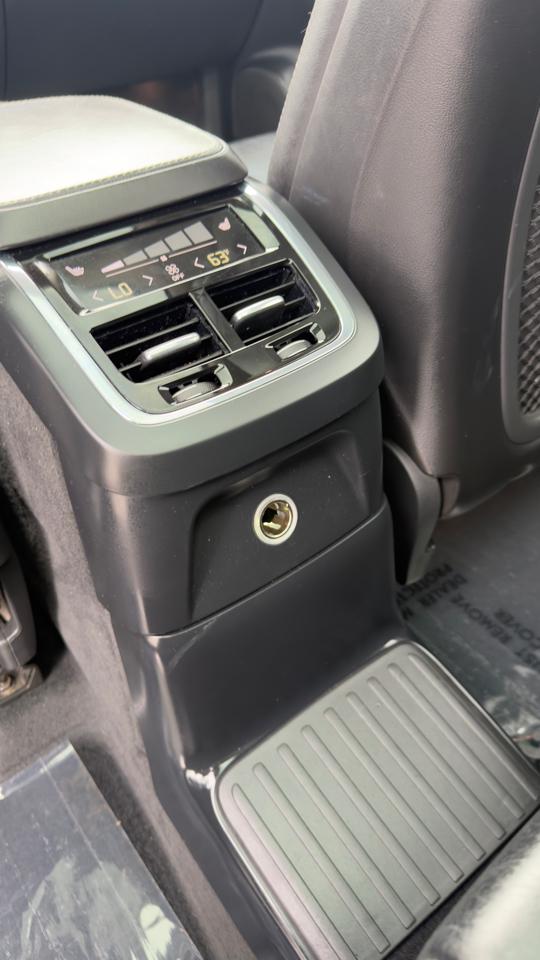 Volvo XC90 T8 eAWD Plug-In Hybrid 7-Passenger Inscription 2017
