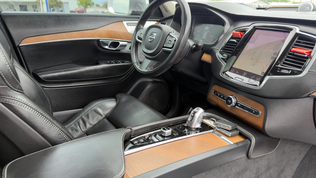 Volvo XC90 T8 eAWD Plug-In Hybrid 7-Passenger Inscription 2017
