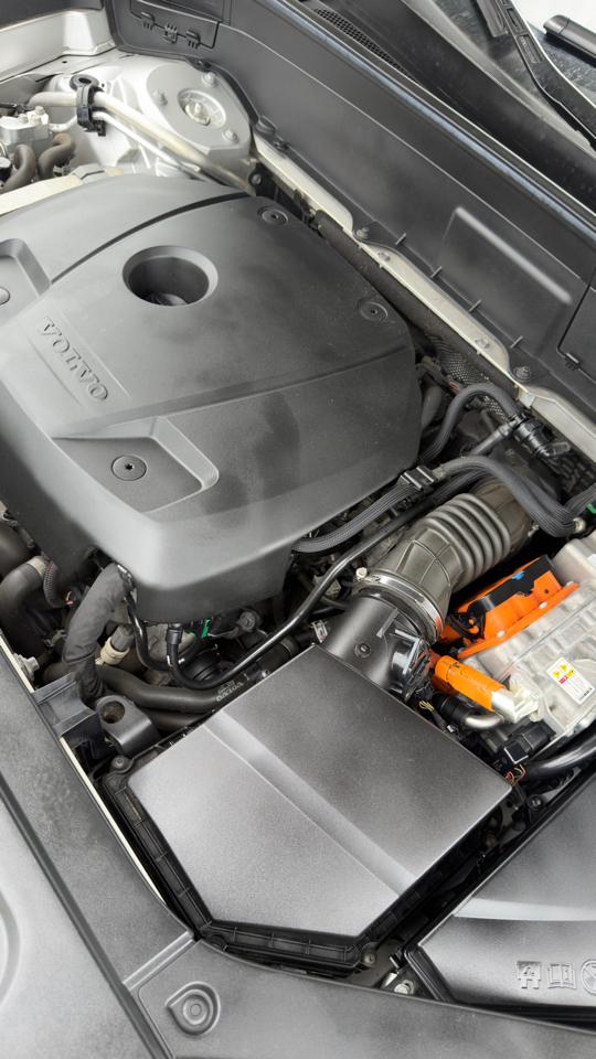 Volvo XC90 T8 eAWD Plug-In Hybrid 7-Passenger Inscription 2017