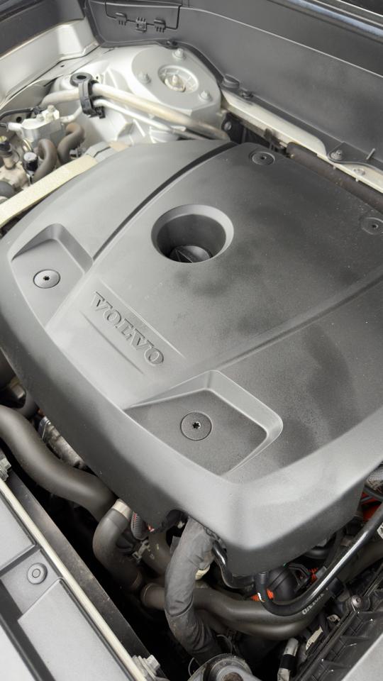 Volvo XC90 T8 eAWD Plug-In Hybrid 7-Passenger Inscription 2017