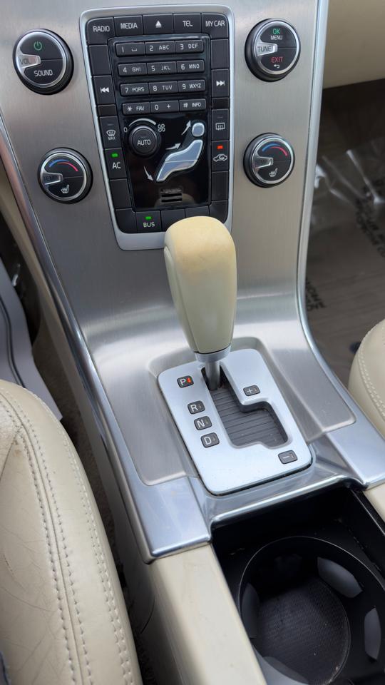 Volvo XC60 4dr 3.2L 2012