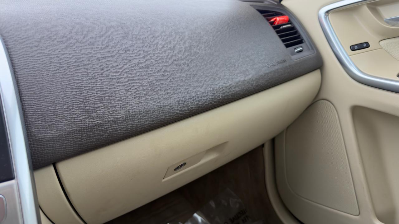 Volvo XC60 4dr 3.2L 2012