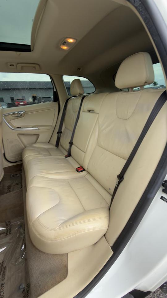 Volvo XC60 4dr 3.2L 2012