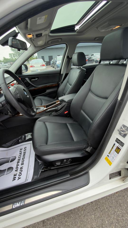 BMW 3 Series 4dr Sdn 328i xDrive AWD SULEV 2009