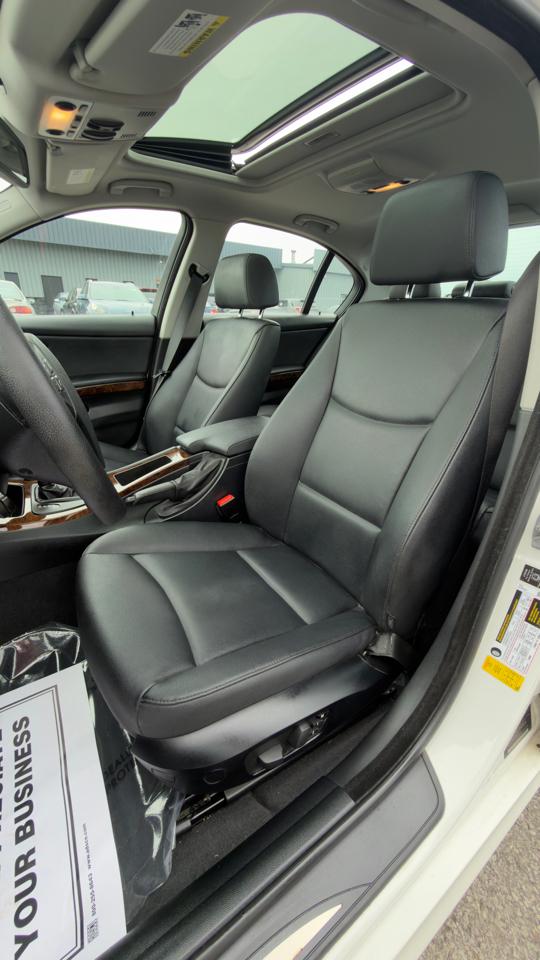 BMW 3 Series 4dr Sdn 328i xDrive AWD SULEV 2009