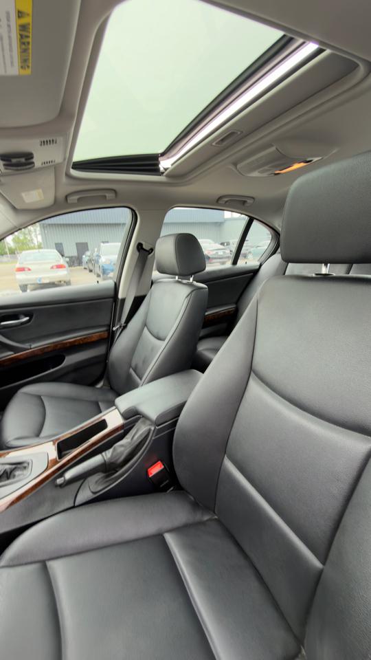 BMW 3 Series 4dr Sdn 328i xDrive AWD SULEV 2009